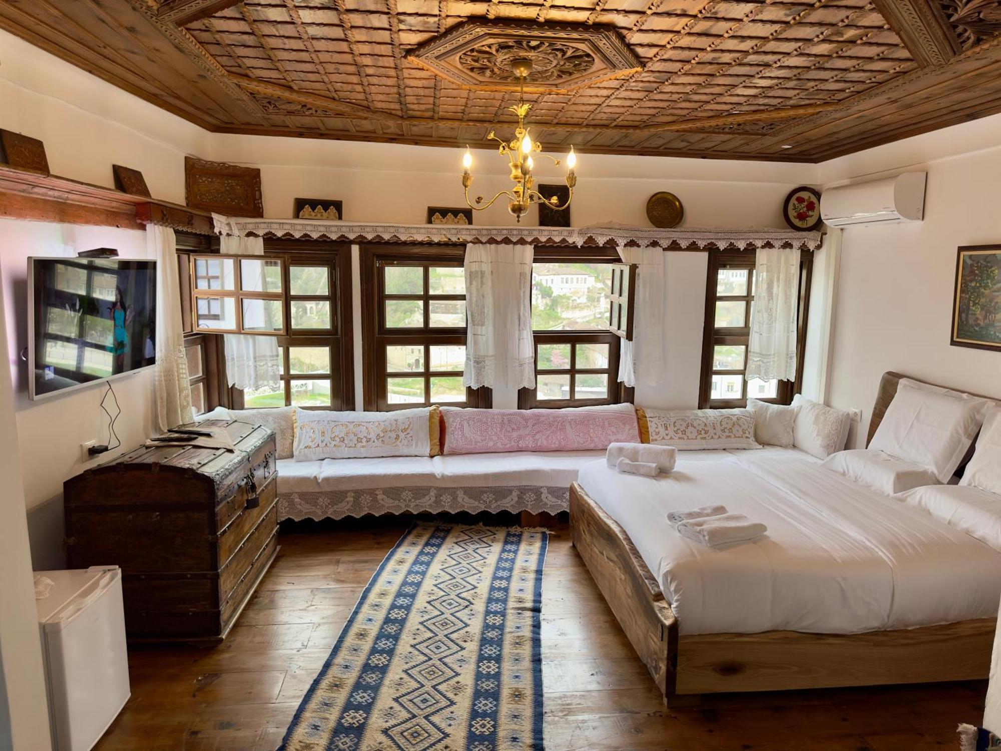 Hotel Ansel Berat Buitenkant foto
