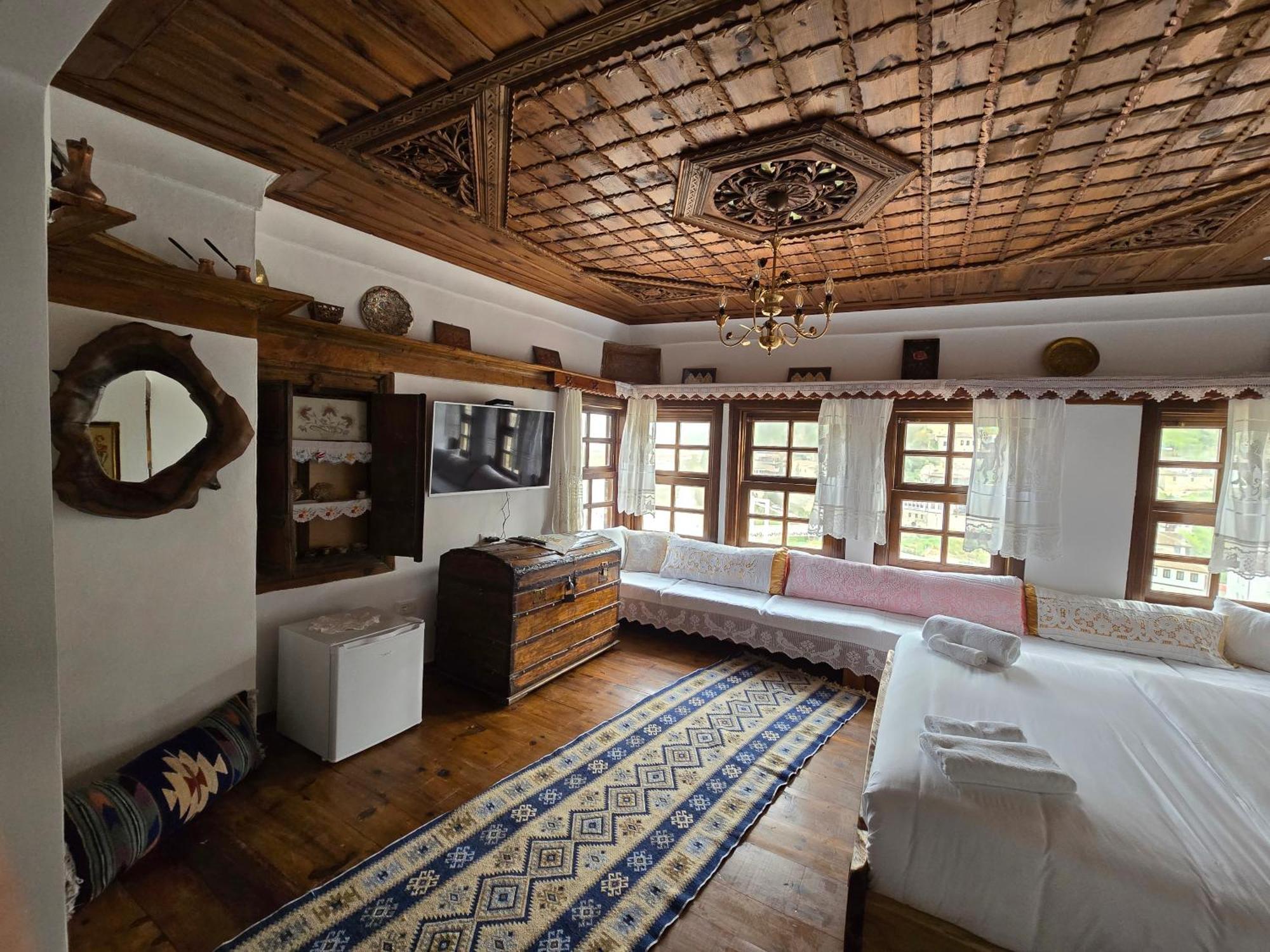Hotel Ansel Berat Buitenkant foto