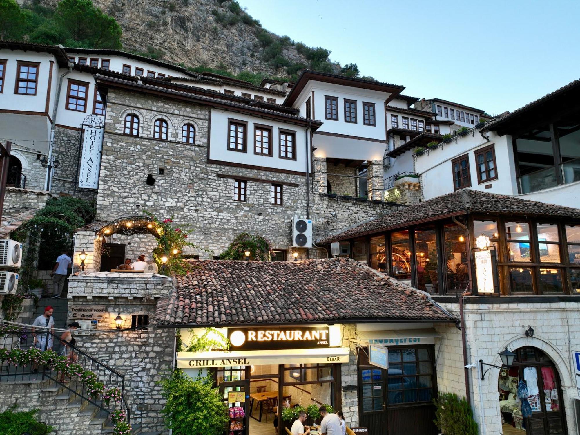 Hotel Ansel Berat Buitenkant foto