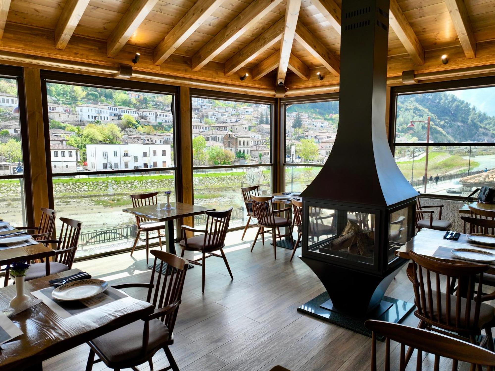 Hotel Ansel Berat Buitenkant foto