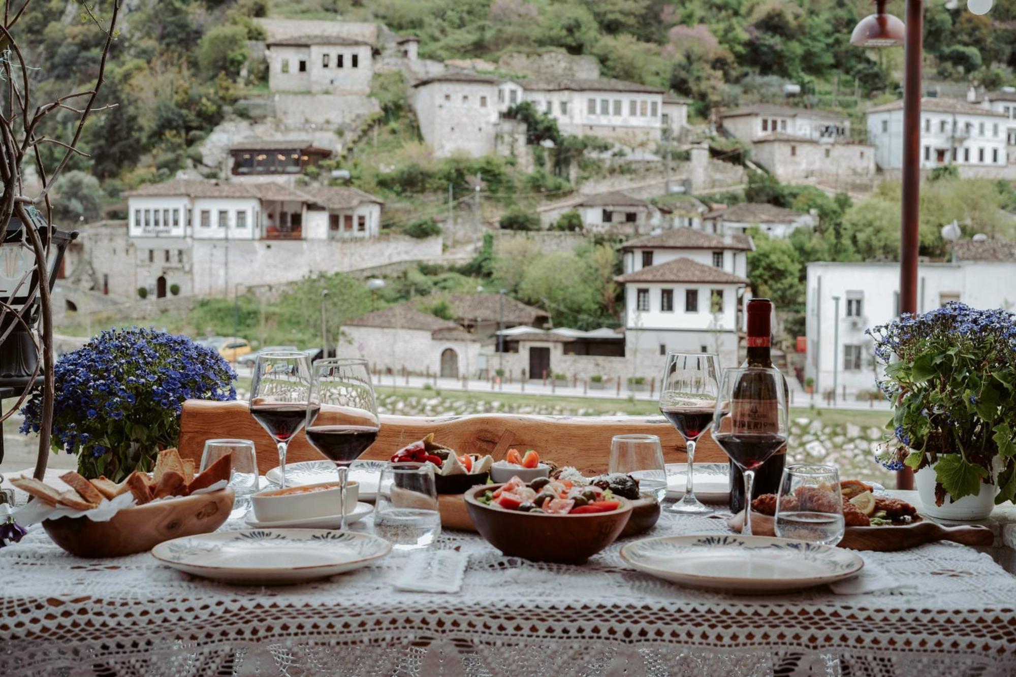 Hotel Ansel Berat Buitenkant foto