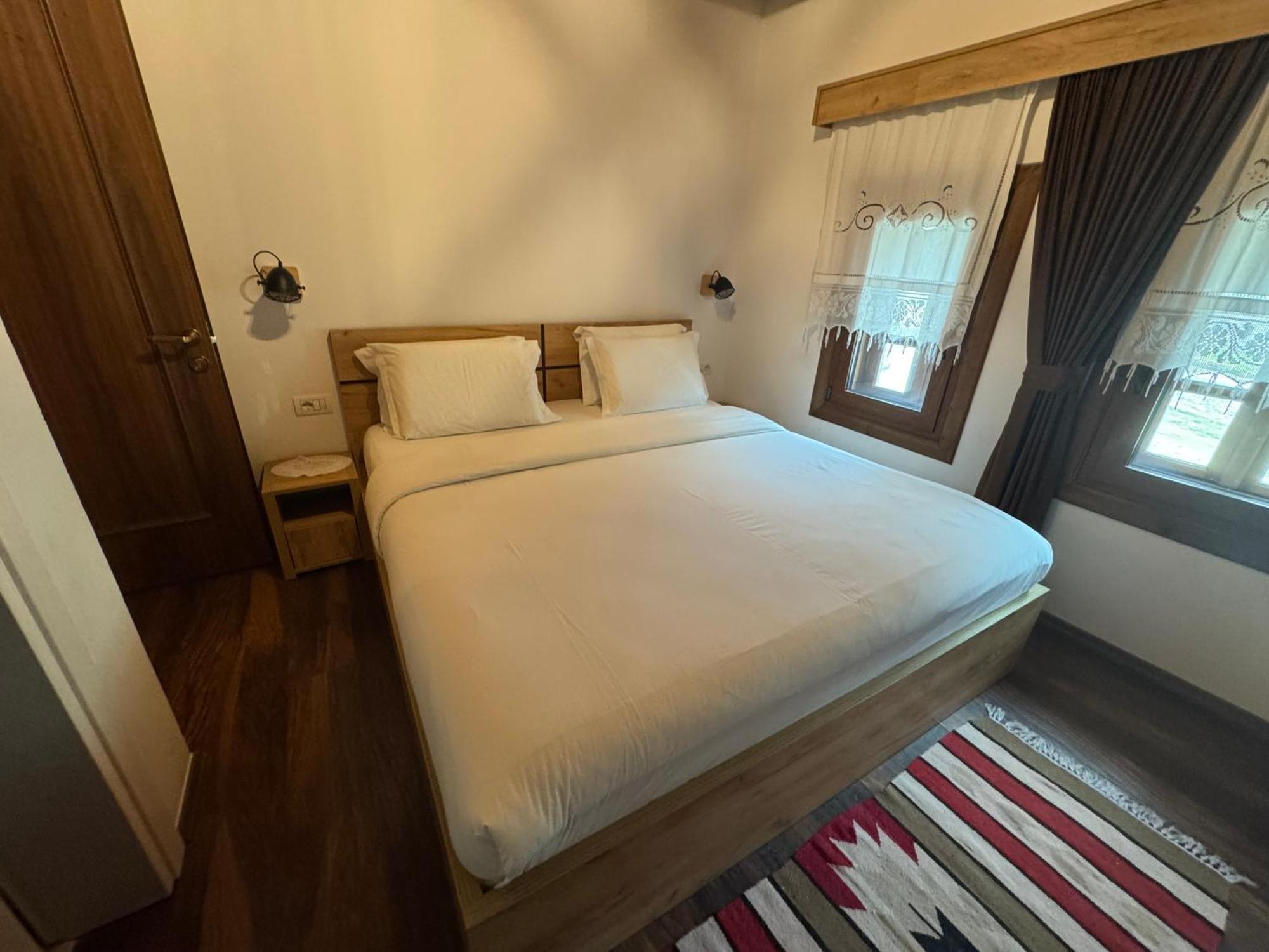 Hotel Ansel Berat Buitenkant foto