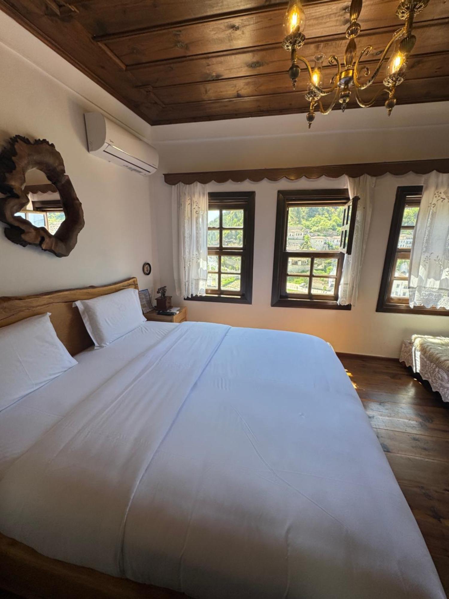 Hotel Ansel Berat Buitenkant foto