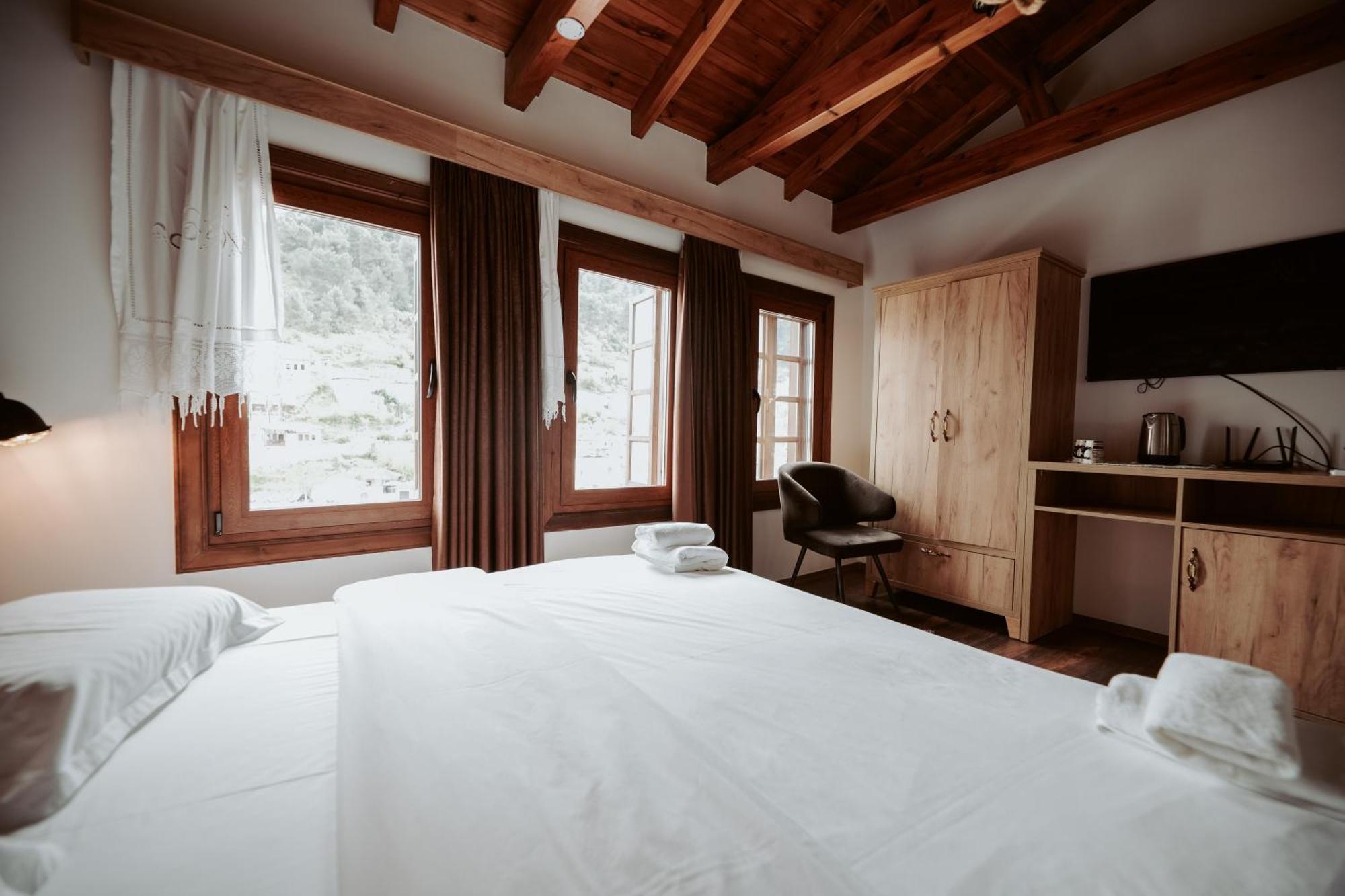 Hotel Ansel Berat Buitenkant foto