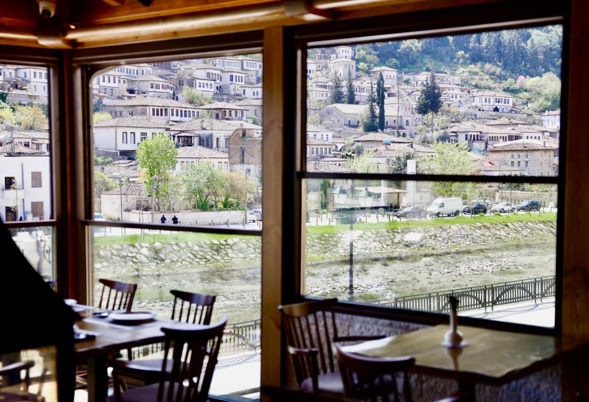 Hotel Ansel Berat Buitenkant foto