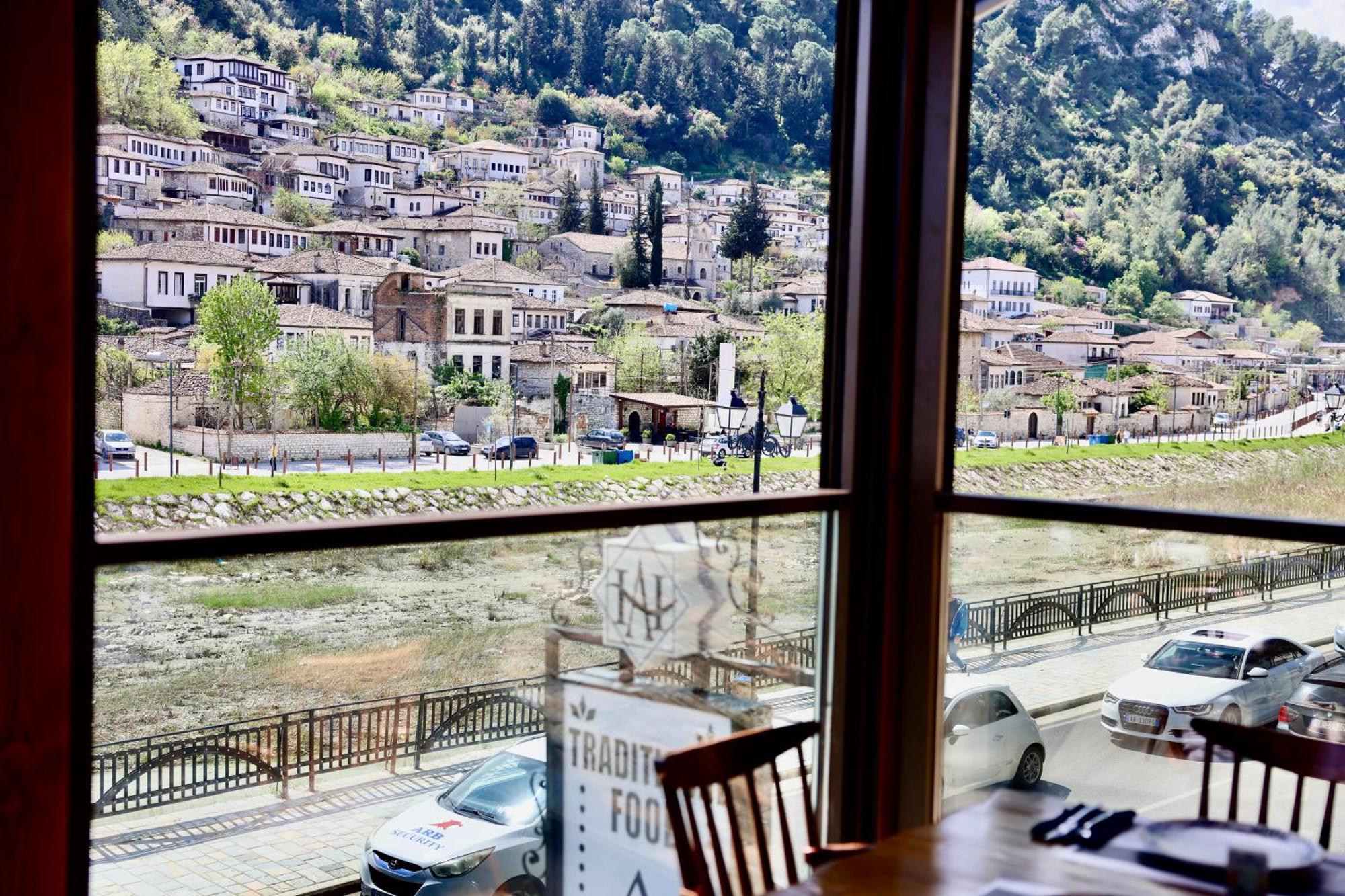 Hotel Ansel Berat Buitenkant foto
