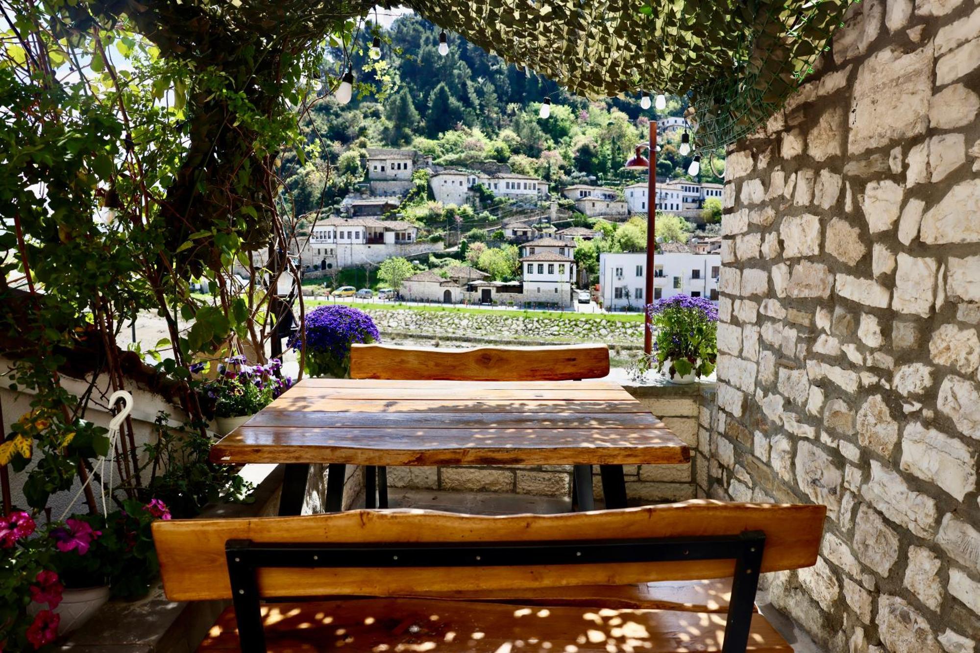 Hotel Ansel Berat Buitenkant foto