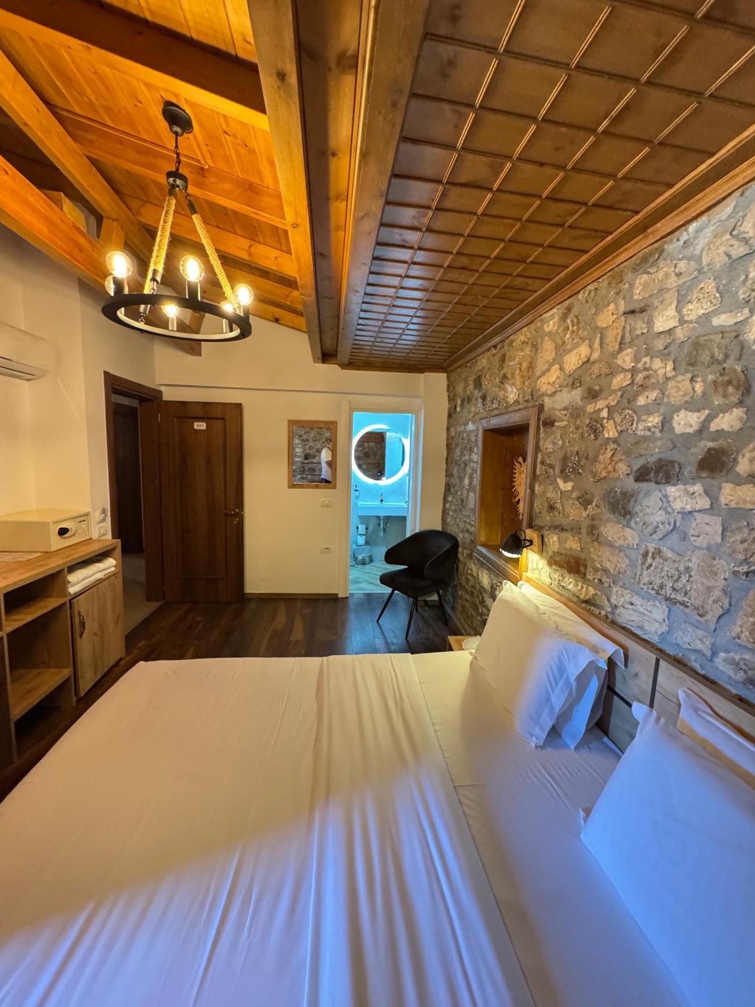 Hotel Ansel Berat Buitenkant foto