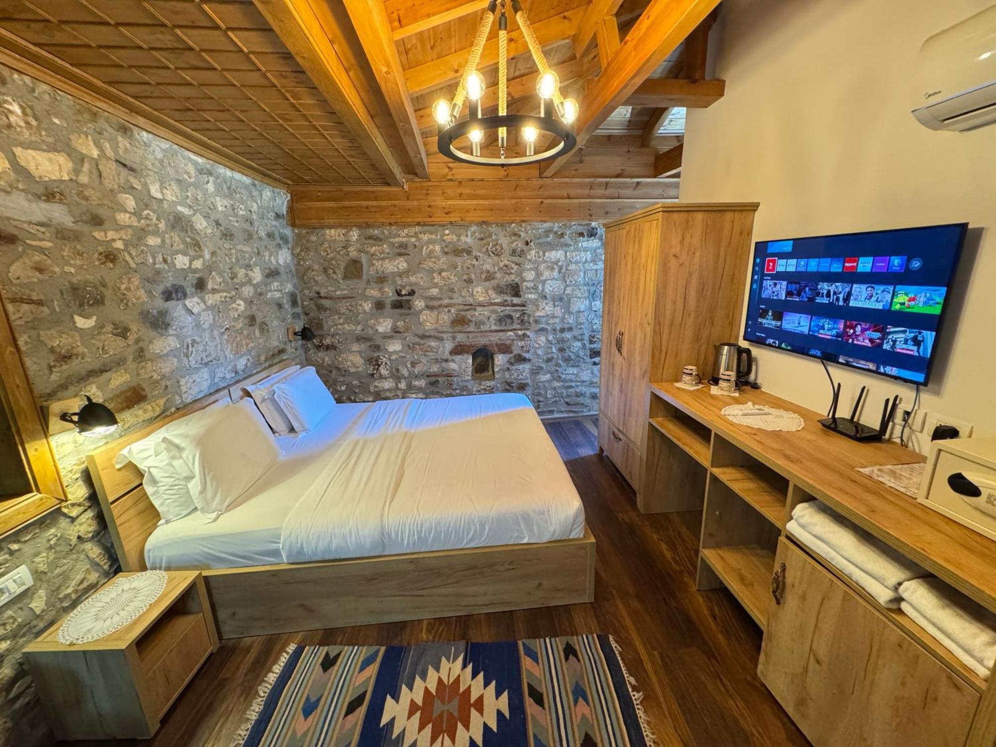 Hotel Ansel Berat Buitenkant foto