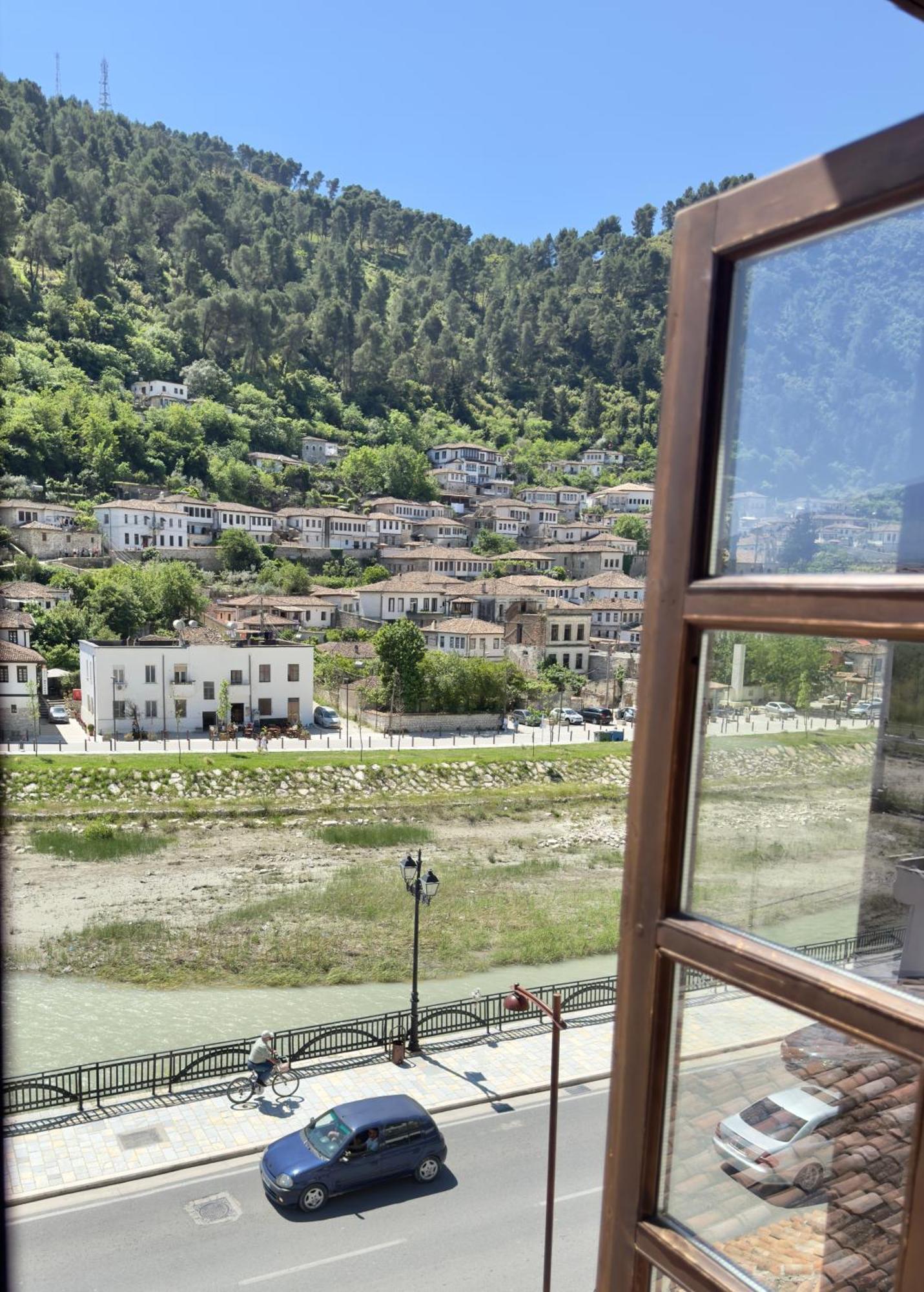 Hotel Ansel Berat Buitenkant foto