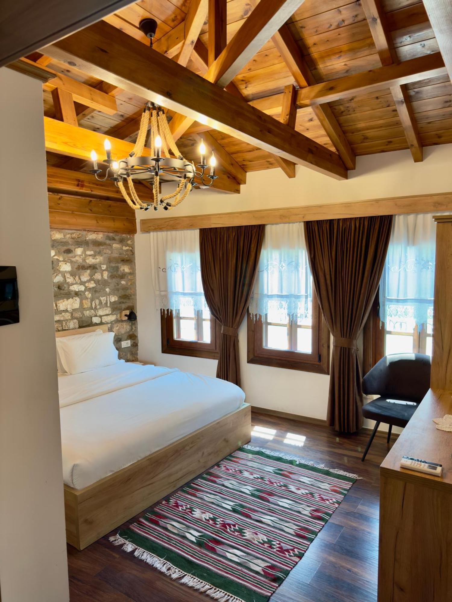 Hotel Ansel Berat Buitenkant foto